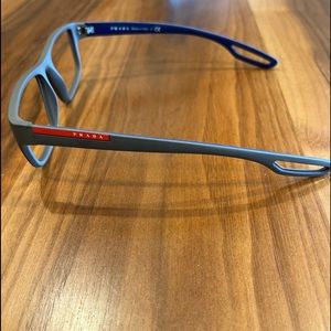 BRAND NEW MENS OR WOMENS FRAMES .Excellent condition never used